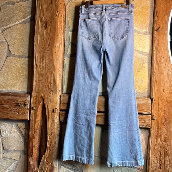 Paige Genevieve 1” Hem Distressed Jeans 🫶 - Picture 13 of 16